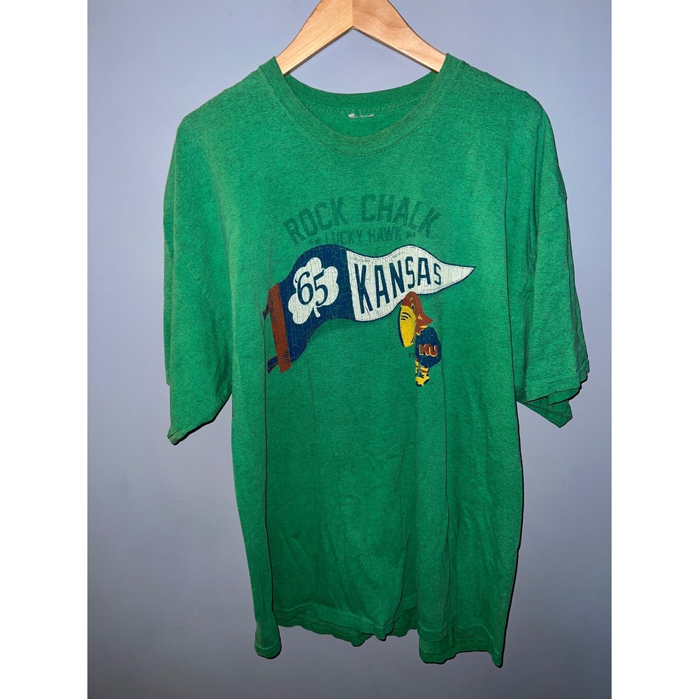 Kansas Jayhawks Rock Chalk Lucky Hawk Green Heather Graphic T-Shirt Mens XL
